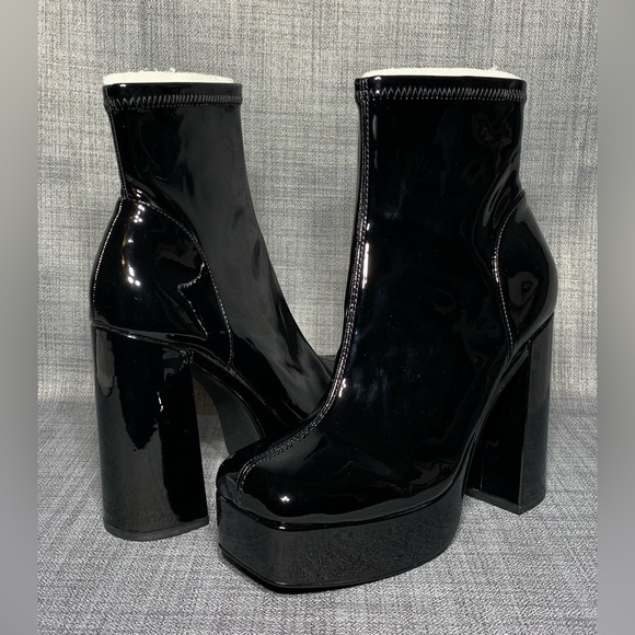 Steve Madden Women's Bianca Black Patent Platform Square-Toe Booties - Picture 2 of 6